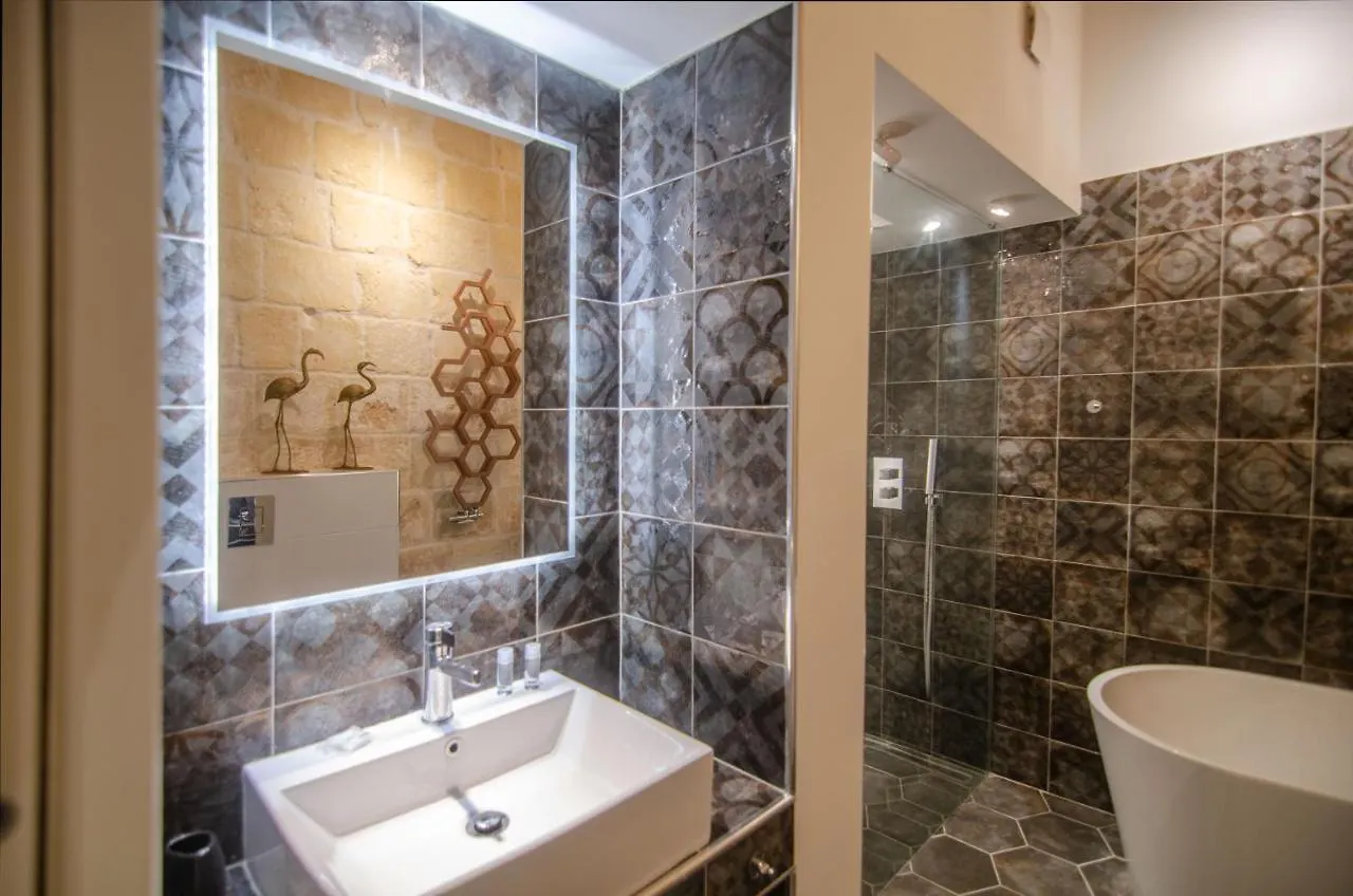 Senglea Suites Hotel